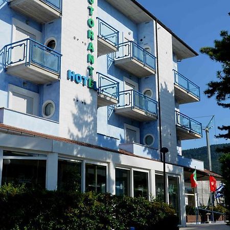 Hotel Azzurro LʼAquila Exterior foto
