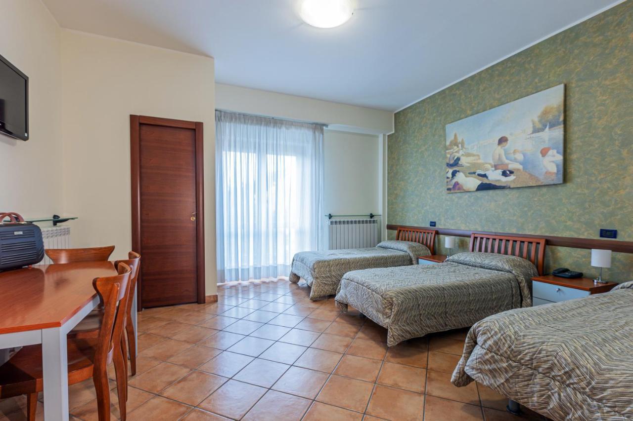 Hotel Azzurro LʼAquila Exterior foto